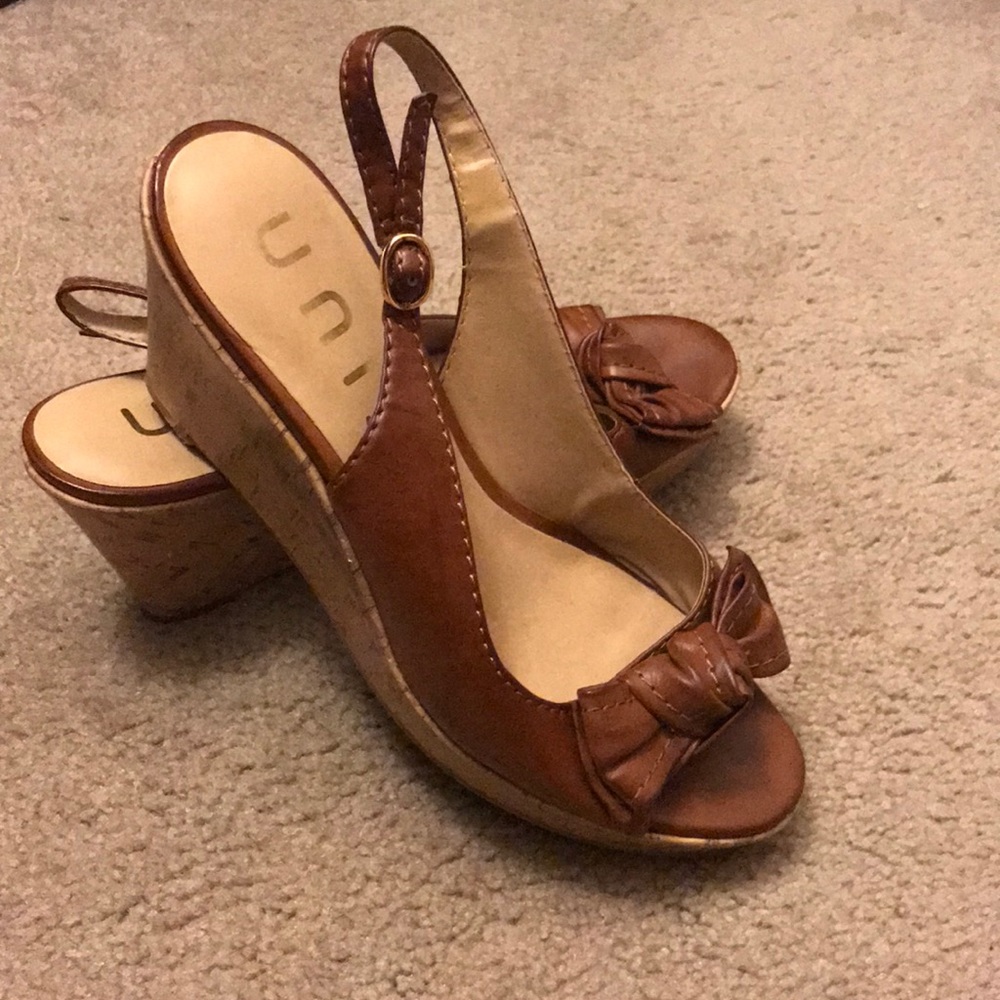 Unisa size 8 tan cork wedge heels with bow tie